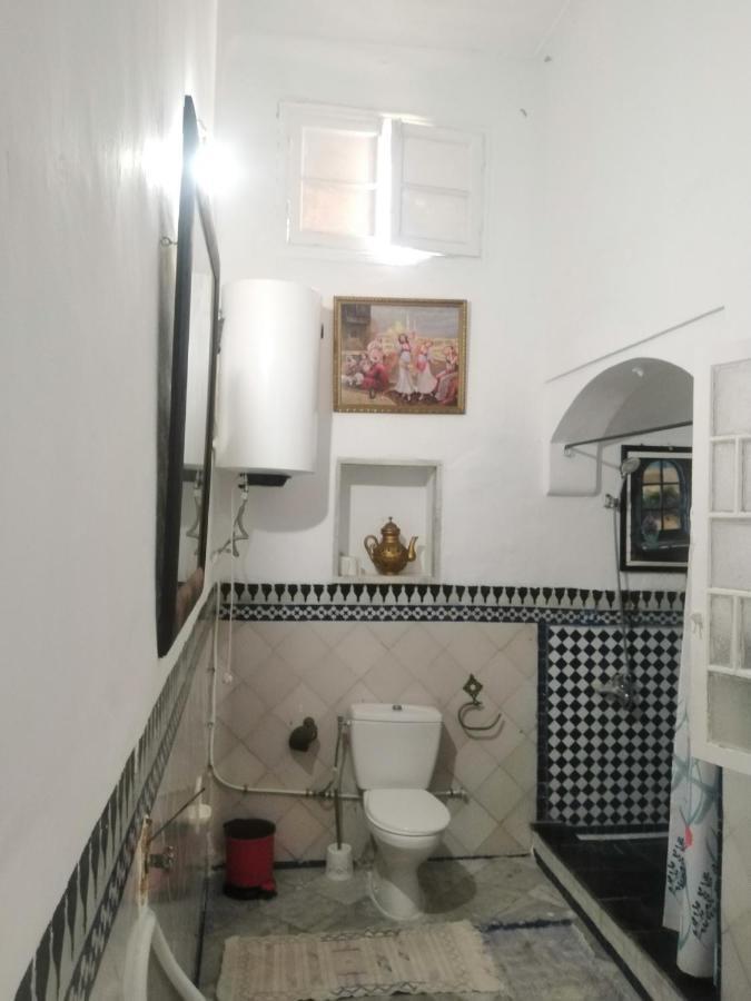 In A Xviiie Palace فاس